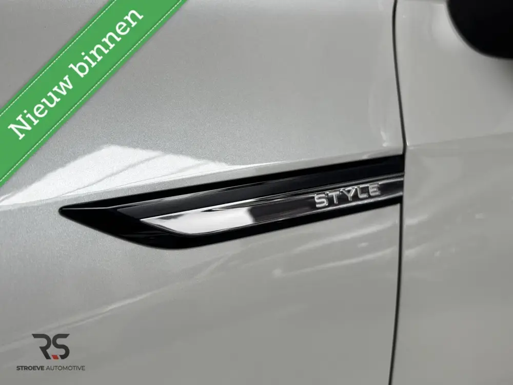 Volkswagen Golf 1.5 eTSI Style | LED | Pano | ACC | Virtual uit 2021, foto 18