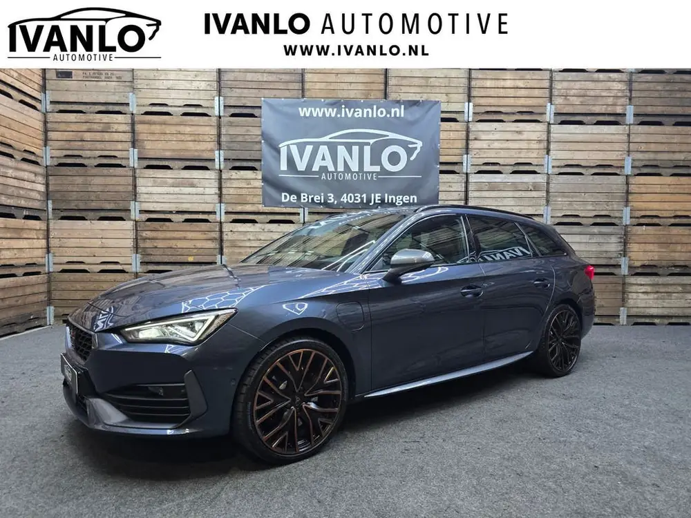 Cupra Leon Sportstourer 1.4 e-Hybrid VZ Performance Pano Car uit 2024