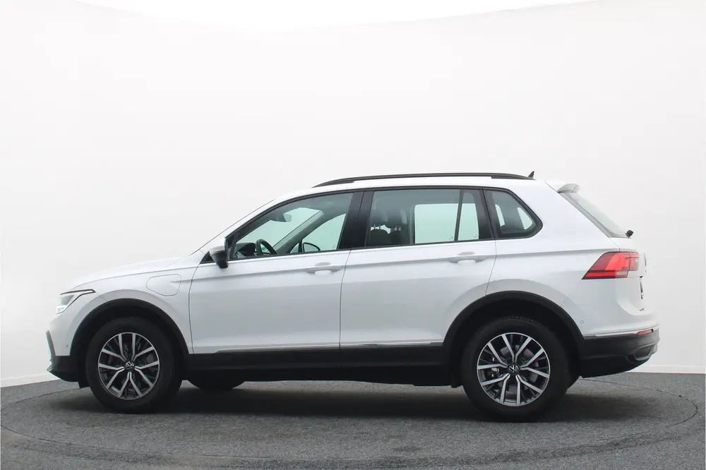 Volkswagen Tiguan 1.4 TSI DSG Plug-in Hybrid Life Navigatie uit 2022, foto 17