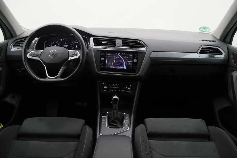 Volkswagen Tiguan 1.4 TSI DSG Plug-in Hybrid Life Navigatie uit 2022, foto 2