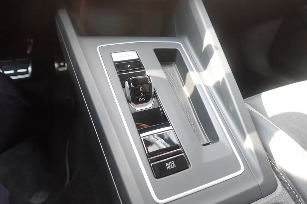Volkswagen Golf 1.5 eTSI Goal edition CARPLAY ACC PDC NAVI C uit 2025, foto 12