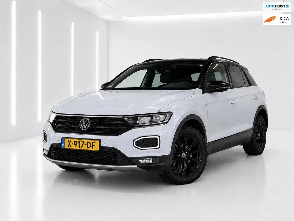 Volkswagen T-Roc 1.5 TSI 150PK Pano/ACC/Camera/Park Assist uit 2021