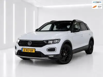 Volkswagen T-Roc 1.5 TSI 150PK Pano/ACC/Camera/Park Assist uit 2021