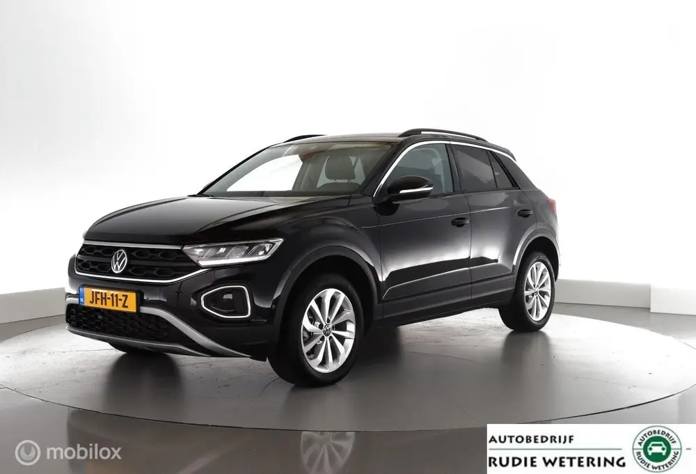 Volkswagen T-Roc 1.5 TSI 150pk Automaat Business led|nav|cam uit 2025