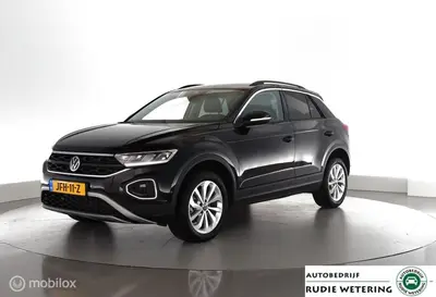 Volkswagen T-Roc 1.5 TSI 150pk Automaat Business led|nav|cam uit 2025