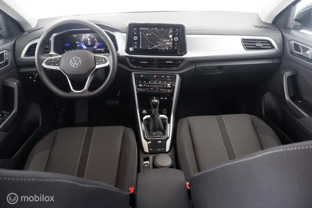 Volkswagen T-Roc 1.5 TSI 150pk Automaat Business led|nav|cam uit 2025, foto 10