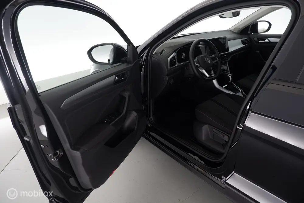 Volkswagen T-Roc 1.5 TSI 150pk Automaat Business led|nav|cam uit 2025, foto 8