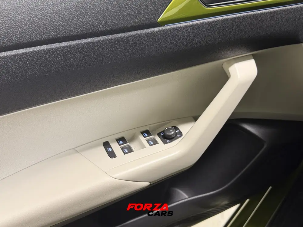 Volkswagen Taigo 1.5 TSI OPF DSG Style | Trekhaak | ACC | IQ uit 2022, foto 13