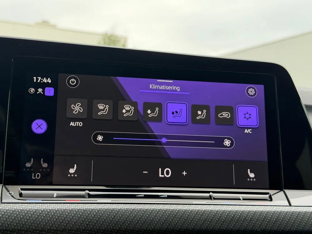 Volkswagen Golf Variant 1.5 eTSI R-Line Business+ Apple carp uit 2022, foto 19
