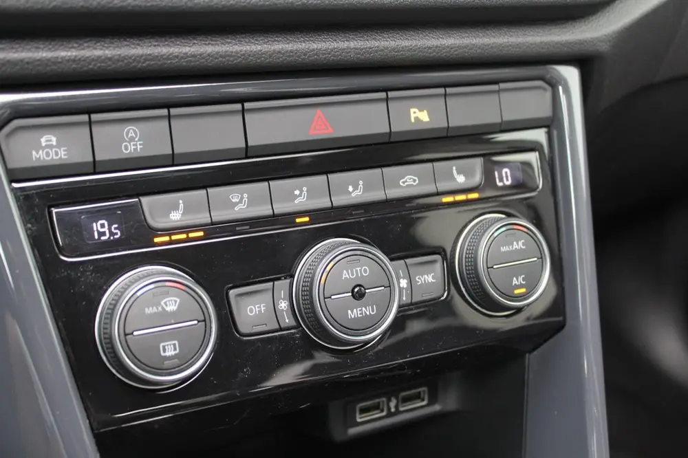 Volkswagen T-Roc 1.5 TSI Sport Automaat Pano uit 2019, foto 14