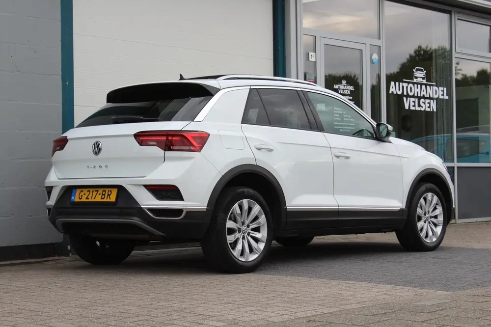 Volkswagen T-Roc 1.5 TSI Sport Automaat Pano uit 2019, foto 2