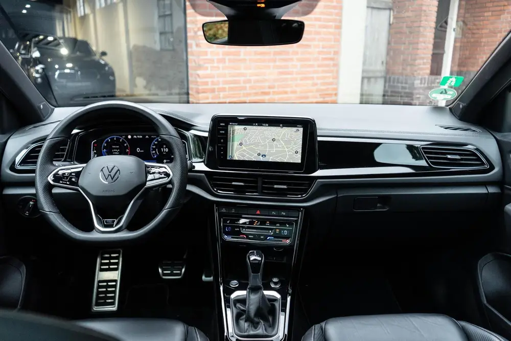 Volkswagen T-Roc 1.5 TSI R-Line Pano / Memory / Beats uit 2022, foto 2