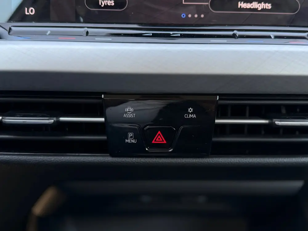Volkswagen Golf 1.0 eTSI Life Automaat / NL-Auto / Virtual C uit 2021, foto 19