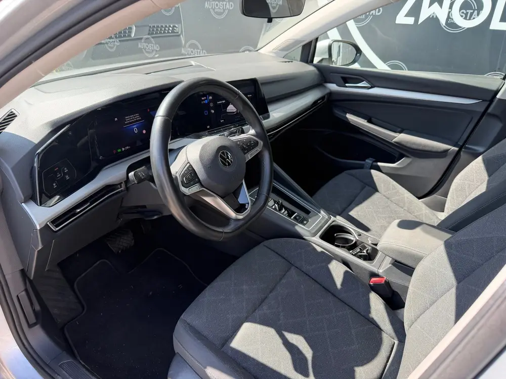 Volkswagen Golf 1.0 eTSI Life Automaat / NL-Auto / Virtual C uit 2021, foto 9