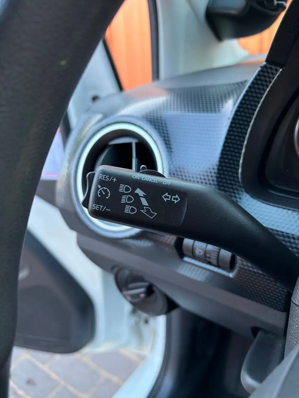 Volkswagen Up! 1.0 BMT move up! Cruis/PDC/Clima uit 2020, foto 17