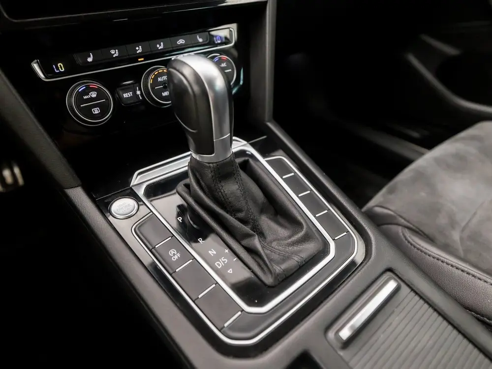 Volkswagen Passat Variant 1.5 TSI Highline Sportline 150Pk A uit 2019, foto 11
