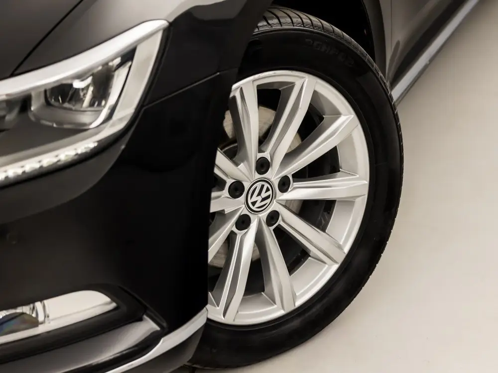 Volkswagen Passat Variant 1.5 TSI Highline Sportline 150Pk A uit 2019, foto 14
