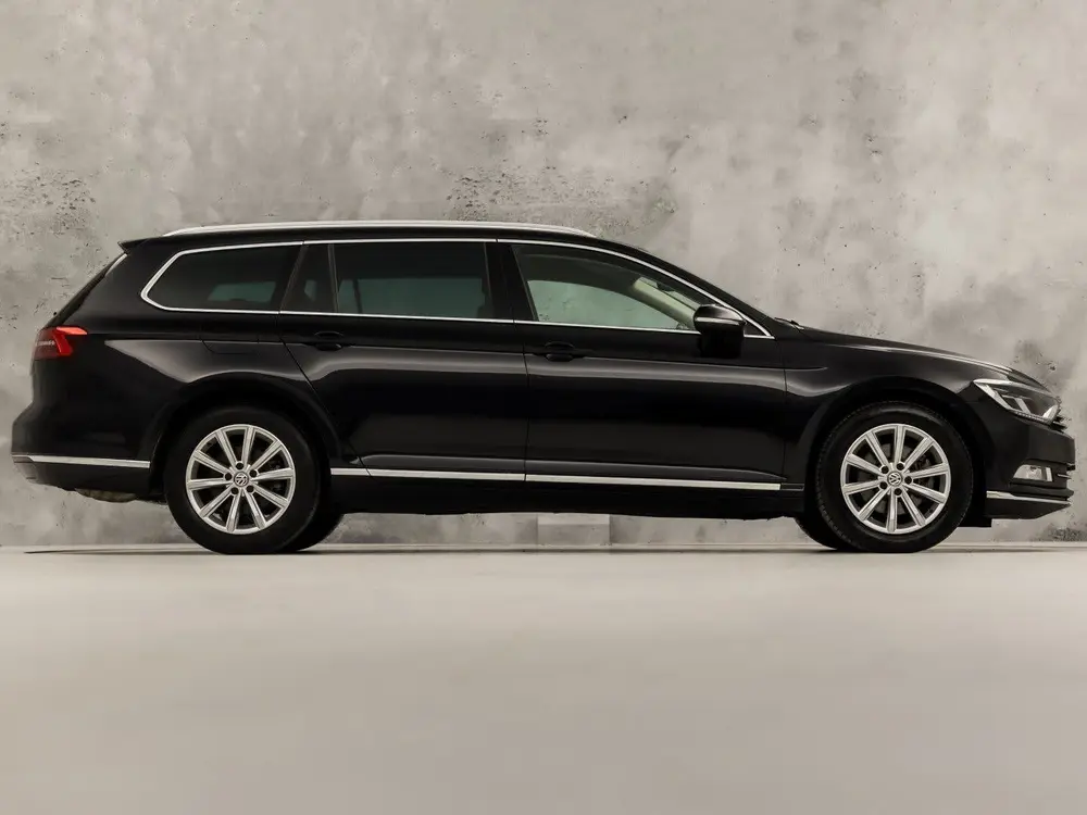 Volkswagen Passat Variant 1.5 TSI Highline Sportline 150Pk A uit 2019, foto 4