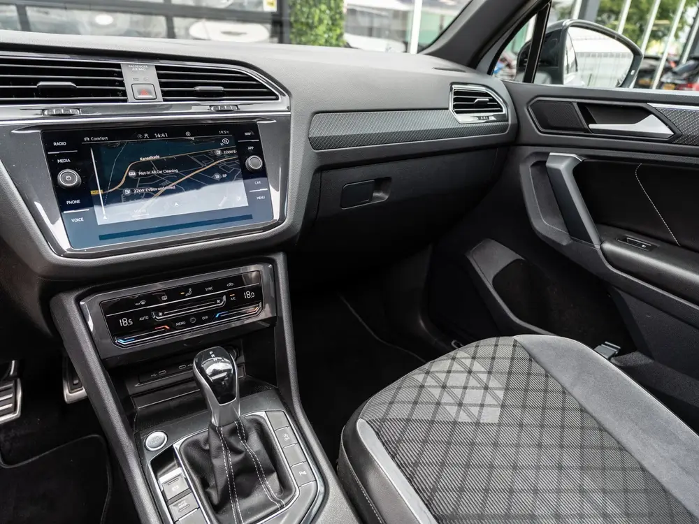 Volkswagen Tiguan 1.5 TSI 150PK DSG R-Line Business+ | Pano uit 2022, foto 2