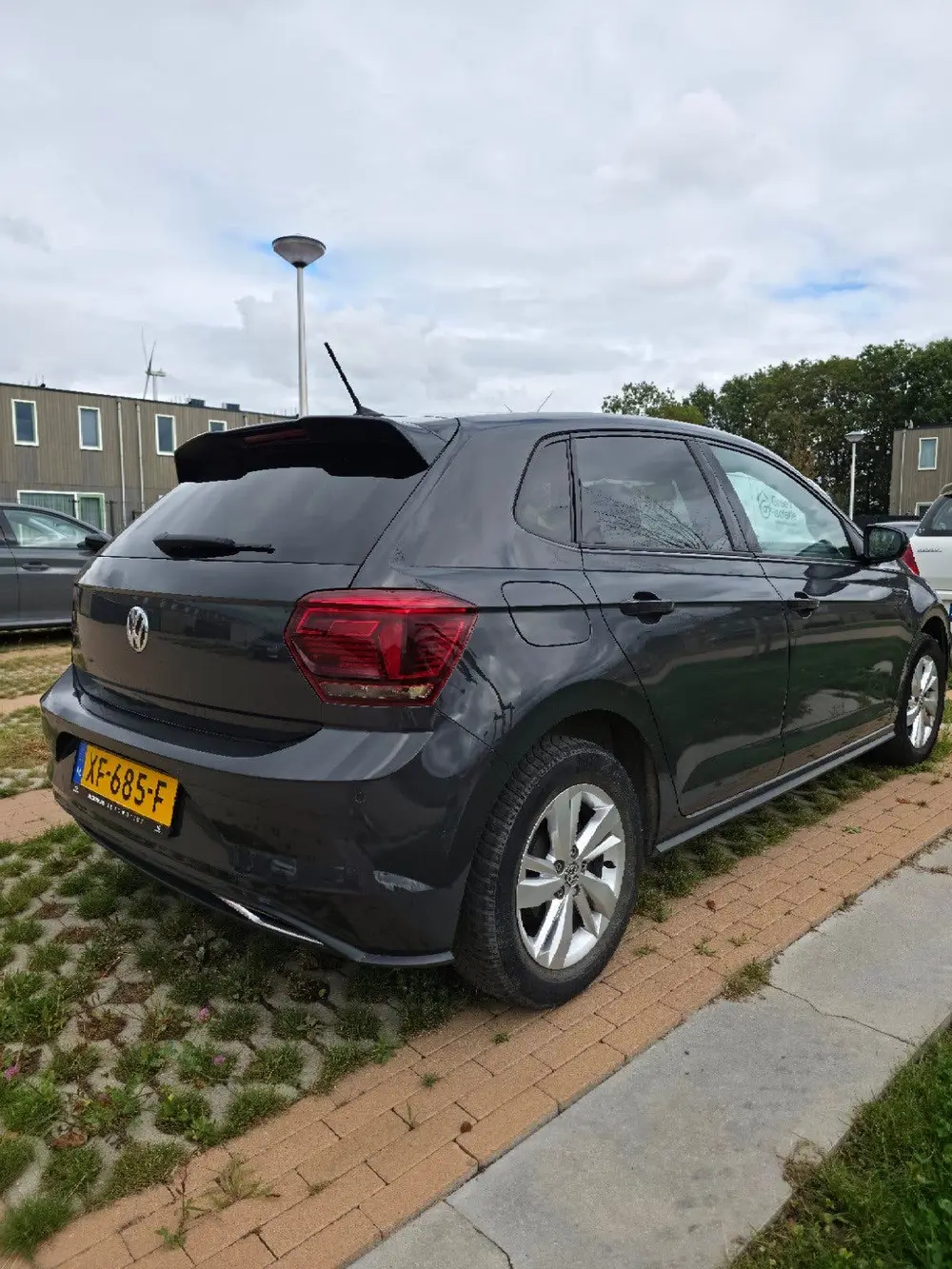 Volkswagen Polo 1.0 TSI 95pk 2019 Grijs | R Line | Pano dak uit 2019, foto 2