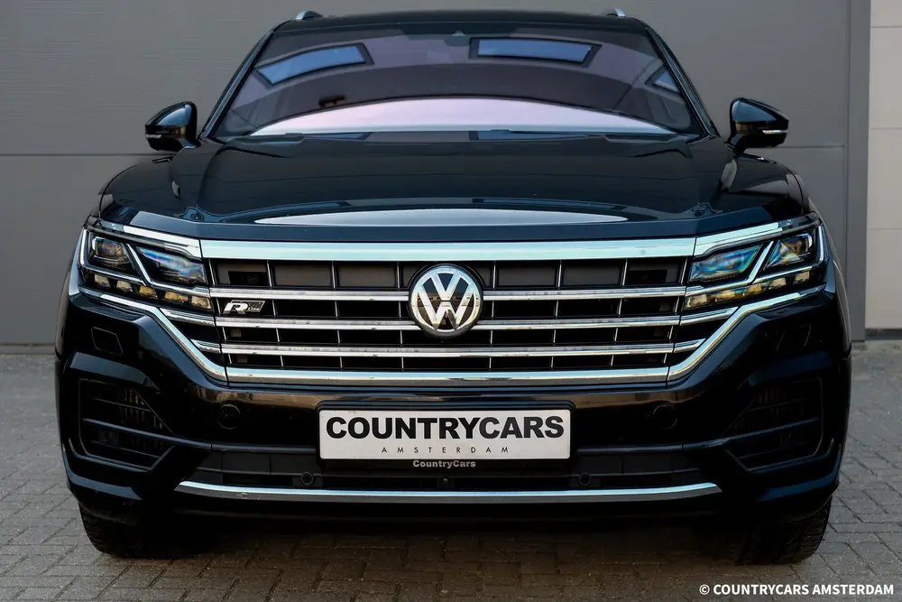 Volkswagen Touareg 4.0 V8 TDI R-Line 4Motion | Grijs Kenteke uit 2019, foto 5