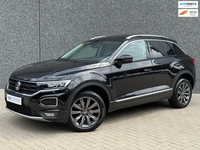 Volkswagen T-Roc 1.5 TSI | Pano | Carplay | ACC | Trekhaak | uit 2021