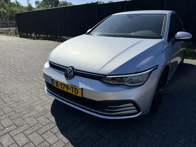 Volkswagen Golf 1.0 TSI Life | NED AUTO | GETINTE RAMEN | ZW uit 2021