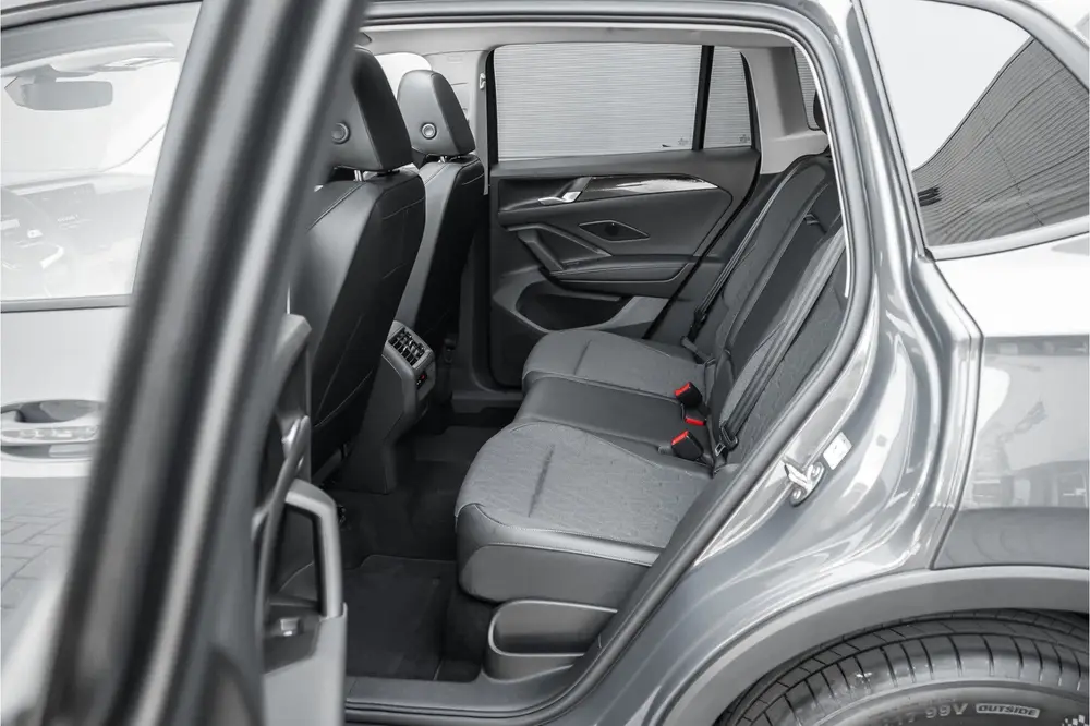 Volkswagen Tiguan 1.5 eHybrid 30 Year Ed Style Pano IQ Winte uit 2026, foto 6