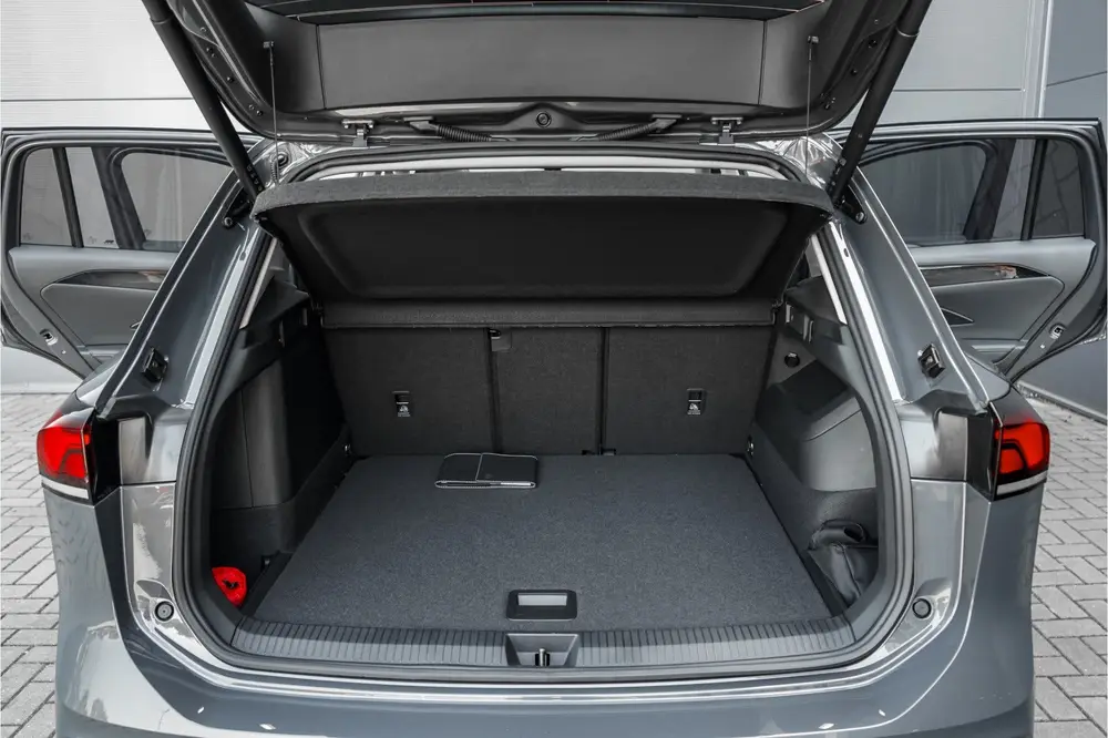 Volkswagen Tiguan 1.5 eHybrid 30 Year Ed Style Pano IQ Winte uit 2026, foto 7