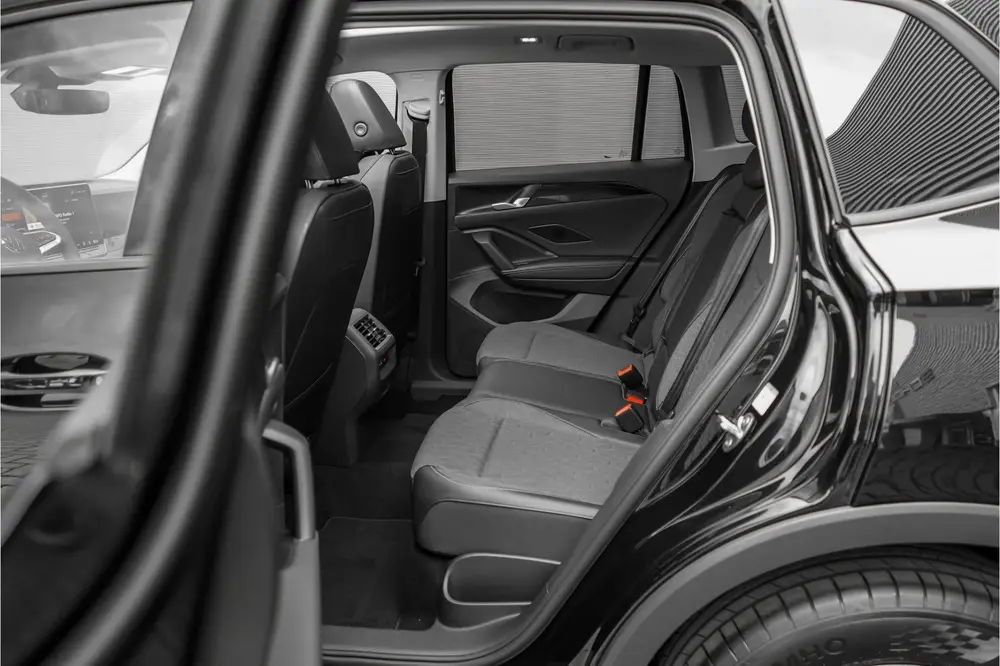 Volkswagen Tiguan 1.5 eHybrid 30 Year Ed Style Pano IQ Winte uit 2026, foto 6