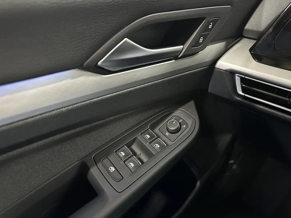 Volkswagen Golf 1.0 TSI Life Trekhaak | Winterpakket | ACC | uit 2022, foto 10
