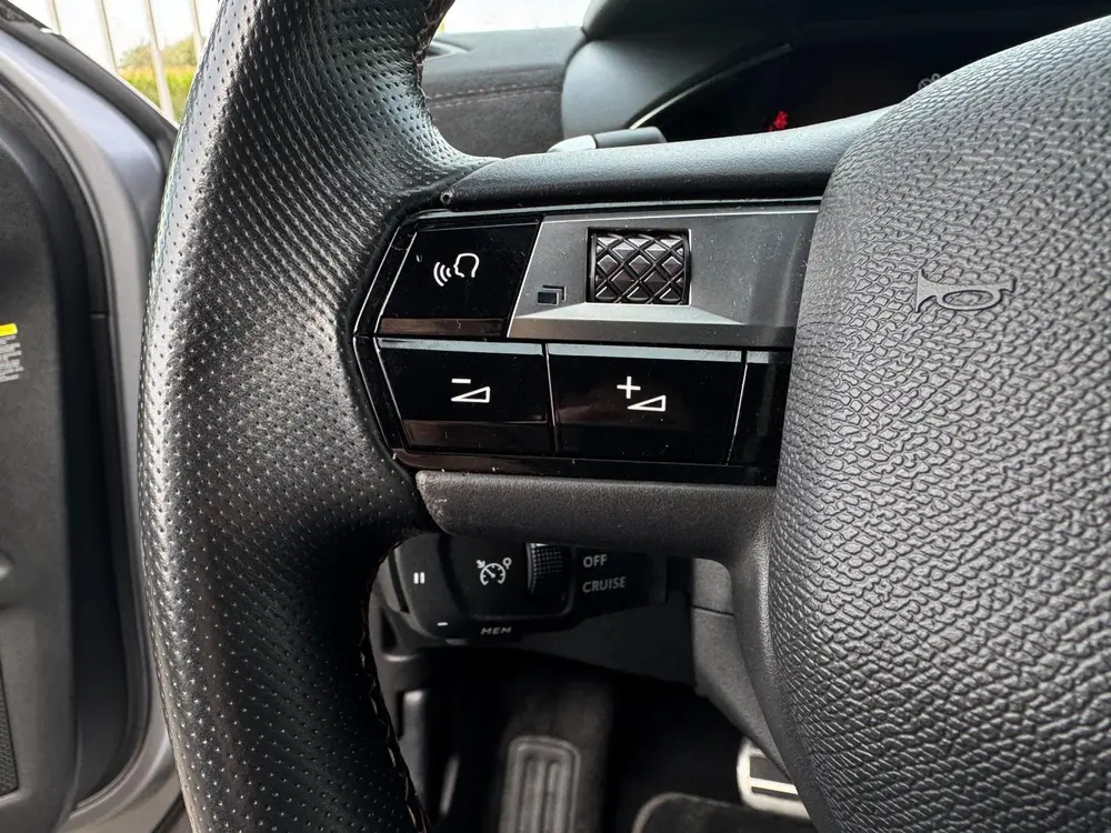 DS Automobiles 3 Crossback DS 3 Crossback 1.2 PureTech Business AUTOMAAT / PDC / CARPLA uit 2019, foto 14
