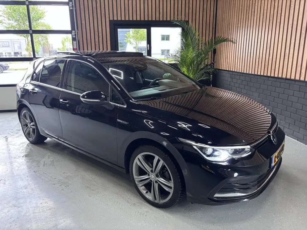 Volkswagen Golf 1.5 eTSI Style PANO! LED! STOELMASSAGE! uit 2020, foto 2