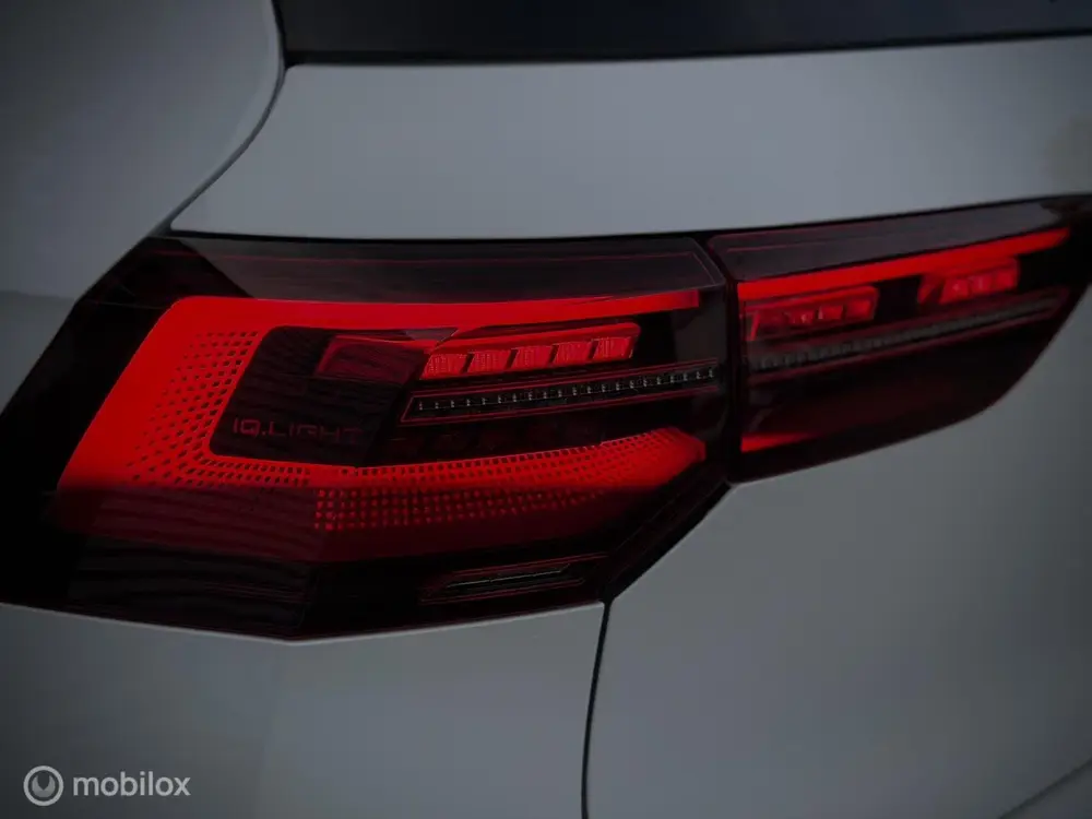 Volkswagen Golf 1.5 eTSI Style stoelvwr, Memory, IQ, Carplay uit 2020, foto 17