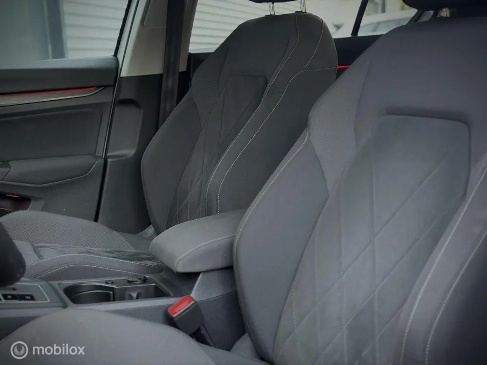 Volkswagen Golf 1.5 eTSI Style stoelvwr, Memory, IQ, Carplay uit 2020, foto 18