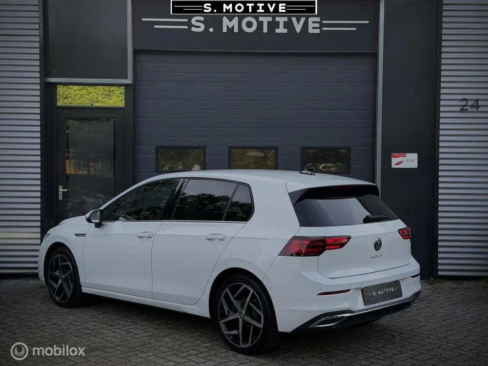 Volkswagen Golf 1.5 eTSI Style stoelvwr, Memory, IQ, Carplay uit 2020, foto 3