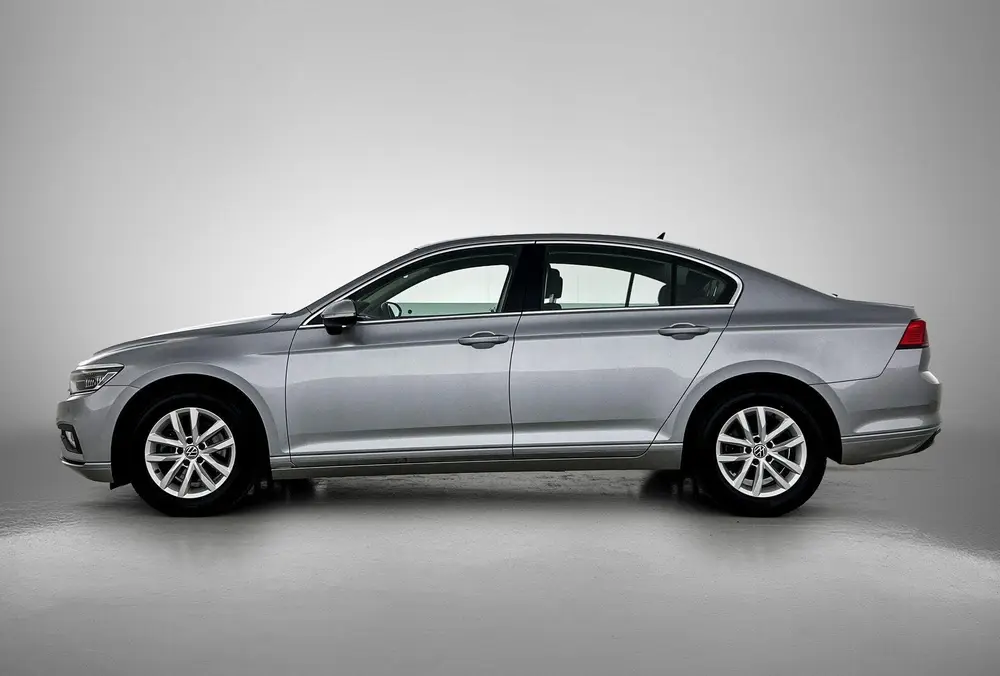 Volkswagen Passat 1.5 TSI Business | ACHTERUITRIJCAMERA | AP uit 2020, foto 2