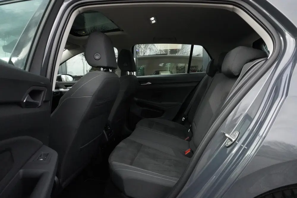 Volkswagen Golf 1.5 TSI Life Business | PANORAMADAK | CARPLA uit 2020, foto 10