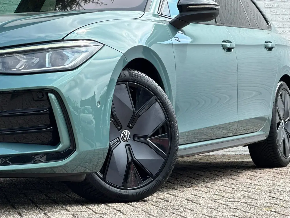 Volkswagen Passat Variant 1.5 eTSI R-Line Panorama Massage s uit 2024, foto 13