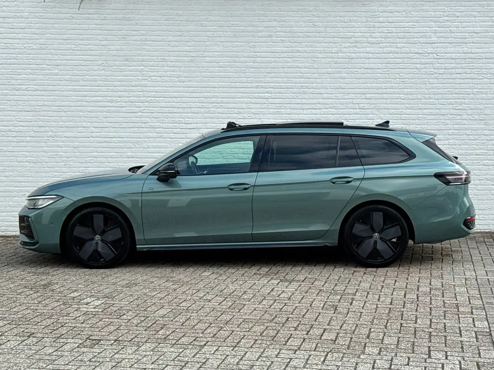 Volkswagen Passat Variant 1.5 eTSI R-Line Panorama Massage s uit 2024, foto 16