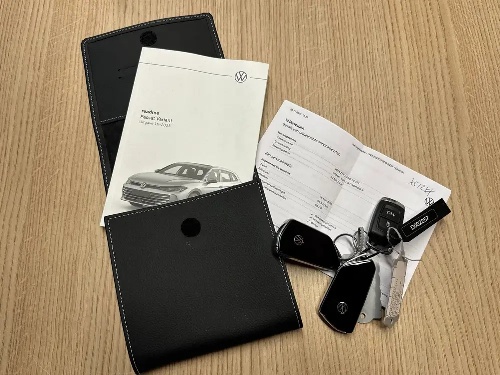 Volkswagen Passat Variant 1.5 eTSI R-Line Panorama Massage s uit 2024, foto 9