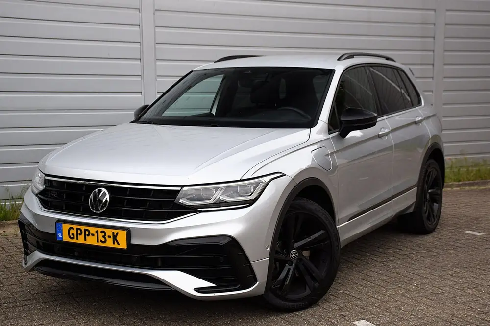 Volkswagen TIGUAN 1.4 TSI eHybrid R-Line Binnen&Buiten+*190D uit 2021, foto 2