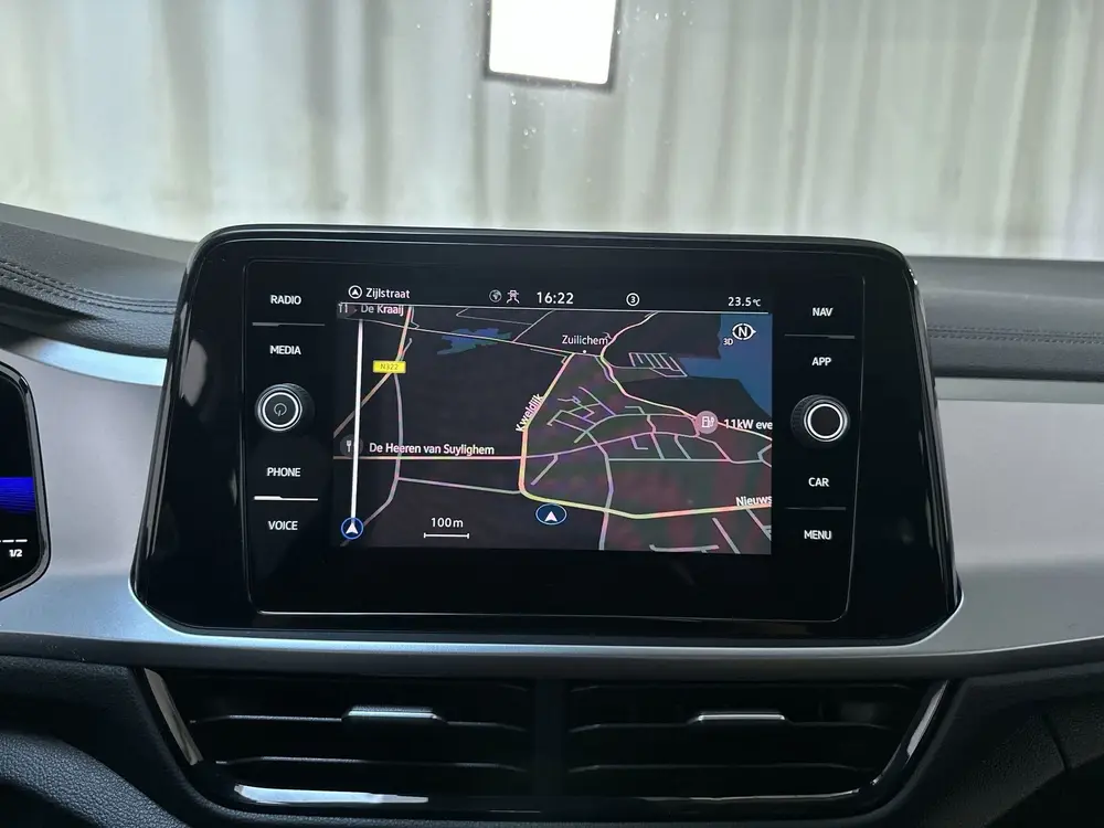 Volkswagen T-Roc 1.5 TSI 150pk DSG Life Business Camera Navi uit 2022, foto 13