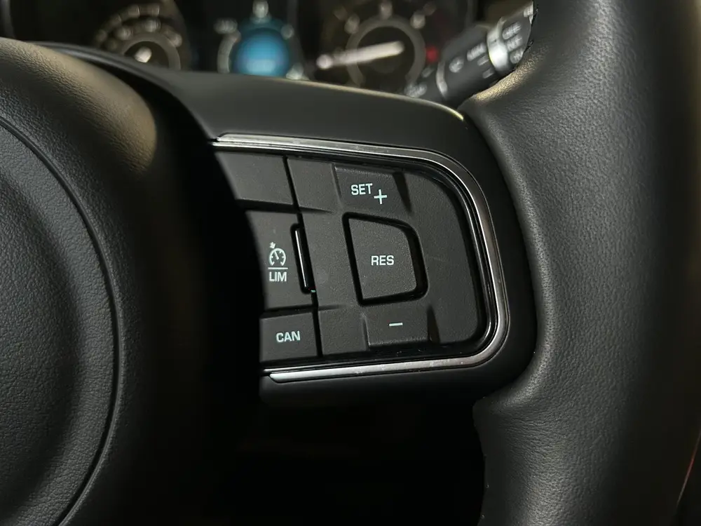 Jaguar E-Pace E-Pace 2.0 Turbo 180PK AWD Automaat R Dynamic-S/20"in uit 2019, foto 15