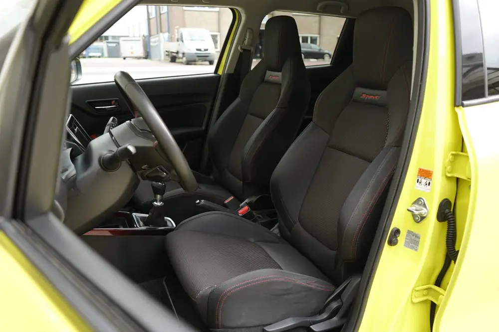 Suzuki Swift 1.4 Sport 140pk, Champion Yellow, ACC, Carplay uit 2019, foto 5