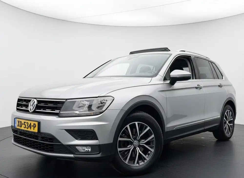 Volkswagen Tiguan 1.4 TSI 150PK ACT DSG HIGHLINE PANO/TREKHA uit 2019