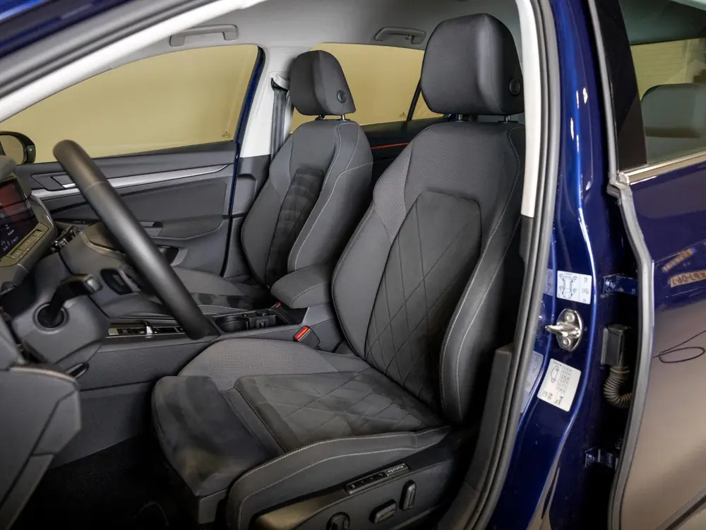 Volkswagen Golf 1.5 eTSI R-Line Business+ 150pk / Dodehoek d uit 2022, foto 6