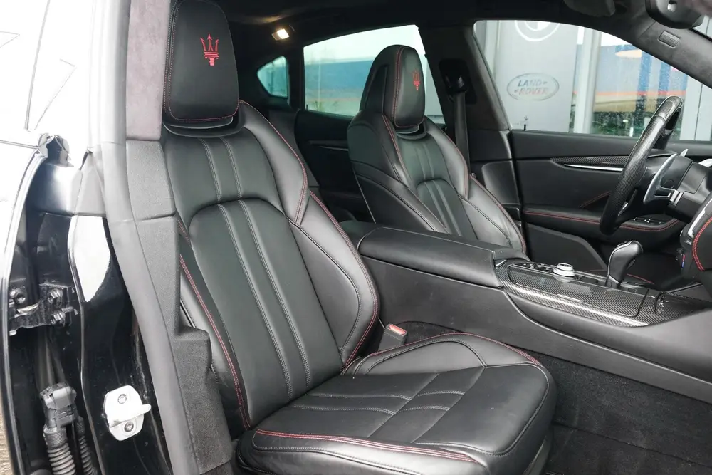 Maserati Levante Gransport 3.0 V6 D 275pk Panoramadak Schaal uit 2019, foto 12