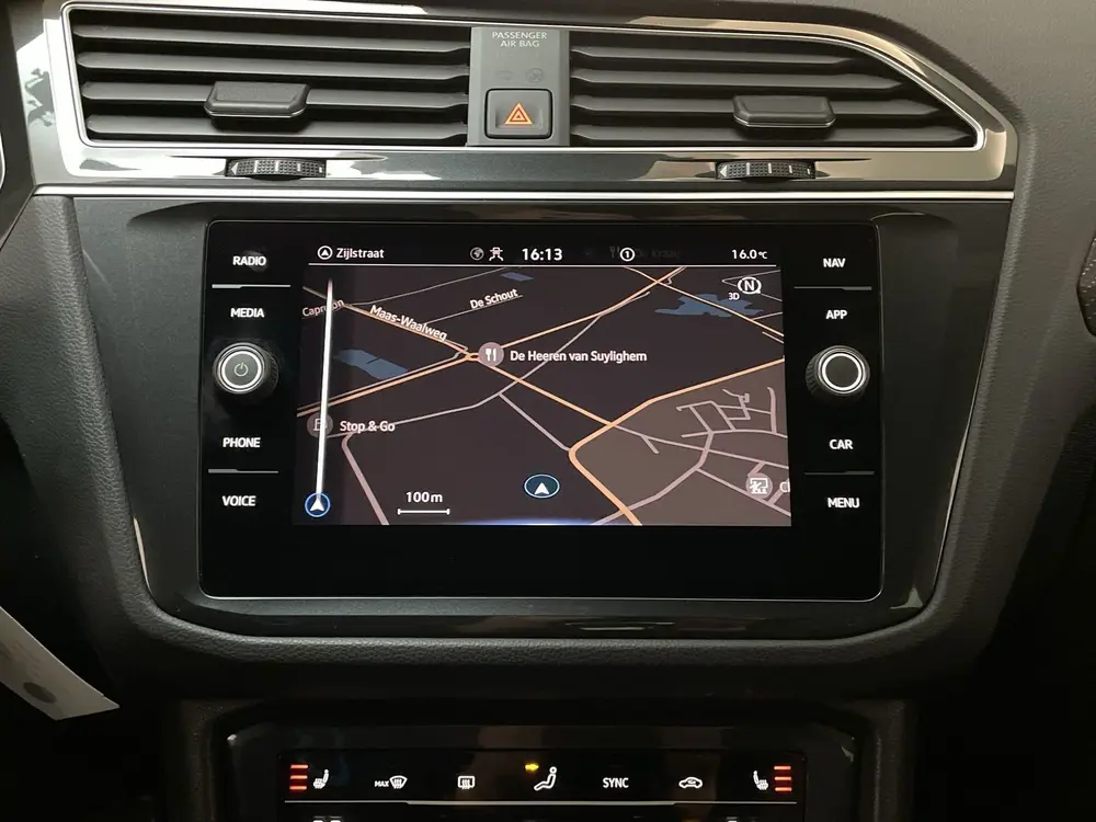 Volkswagen Tiguan 1.5 TSI 150pk DSG R-Line Business+ Camera uit 2020, foto 11