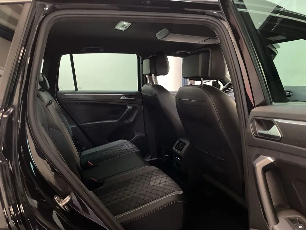 Volkswagen Tiguan 1.5 TSI 150pk DSG R-Line Business+ Camera uit 2020, foto 16